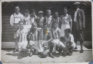 1931-32 1. Schülermannschaft wurde Meister gegen Bayern 1-0 (1)