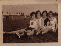 1932 Bulgaria Sport Photos - 1928 in Amsterdam 3. Platz 4x100m Staffel mit Kellner Rosi 