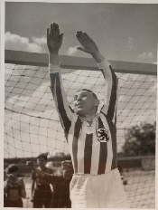 1950 Pressefoto - Theodor im Fussballtor (2)