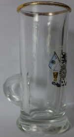 Schnapsglas 4 cl Tradition mit Henkel, kleine weisse Schrift  (2)